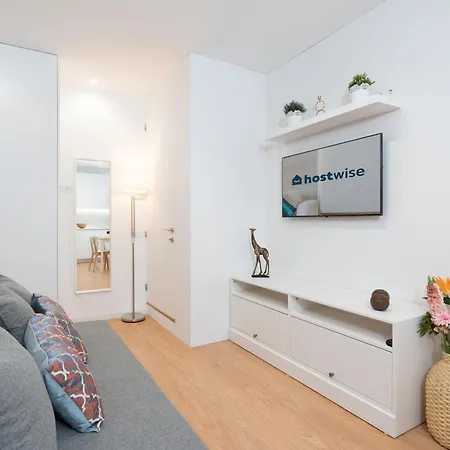 Апартаменты Host Wise - Sweet Sunny Flat With Balcony Вила-Нова-ди-Гая