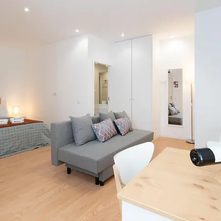 Host Wise - Sweet Sunny Flat With Balcony Апартаменты