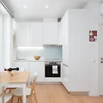 Host Wise - Sweet Sunny Flat With Balcony Apartament *