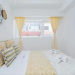 Host Wise - Sweet Sunny Flat With Balcony