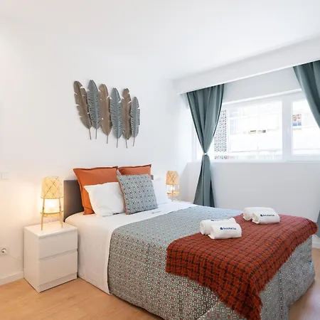 Host Wise - Sweet Sunny Flat With Balcony Апартаменты