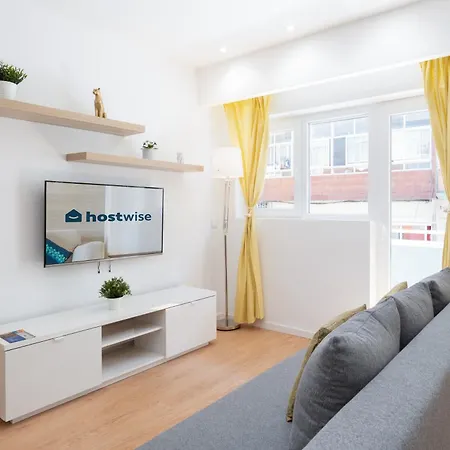 Host Wise - Sweet Sunny Flat With Balcony Апартаменты